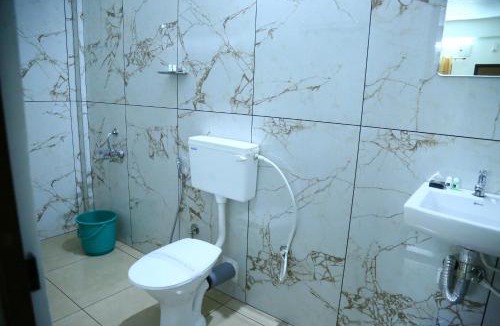 Alwaye House | Oxxon Airport Hotel