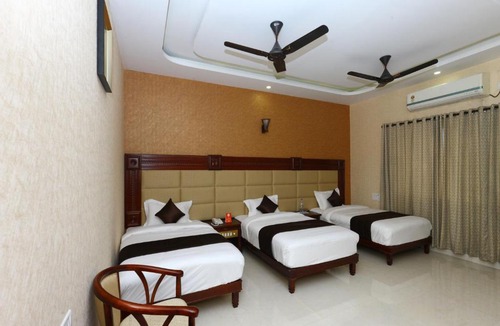 Poondithangal Cabin | OYO 10017 RB Grand Residency