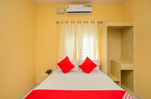 BTM Layout Hotel | OYO 10522 Varcity Emerald