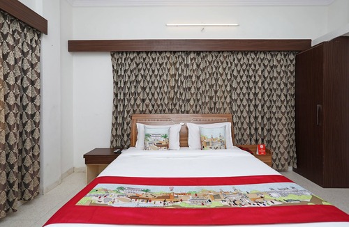 Nashik Hotel | OYO 10671 Hotel Sai Prem