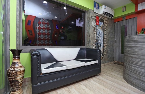Barrackpore Hotel | OYO 15114 Ivy Hotel