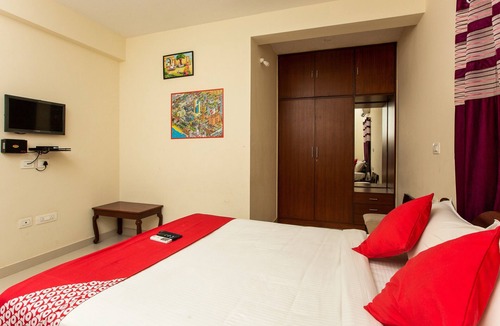 Injambakkam Hotel | OYO 15701 River View Residency