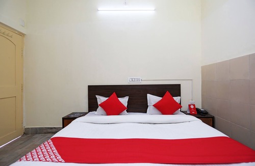 Cuttack Hotel | OYO 26808 Shree Ram Residency