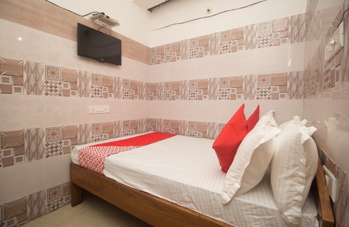 Malda Hotel | OYO 27701 Hotel Kshounish Residency