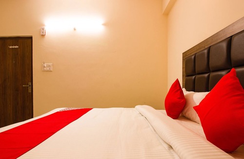 Ameerpet Hotel | OYO 28637 Gokul Grand