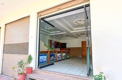 Central Area House | OYO 29398 Hotel Pax Inn