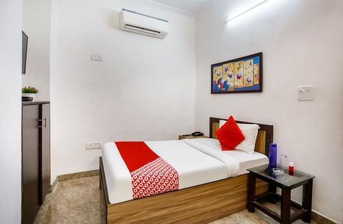 Nizamuddin East Hotel | OYO 49750 Surya Inn