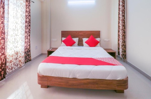Dwarka Hotel | OYO 63903 Hotel Shree Ram Villa