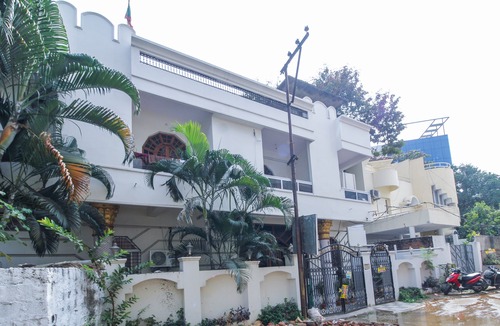 Banjara Hills Hotel | OYO 68235 R-residency