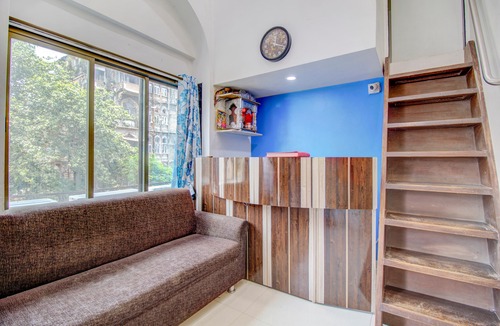 Wellington Pier Hotel | OYO 75262 Hotel Blue Light