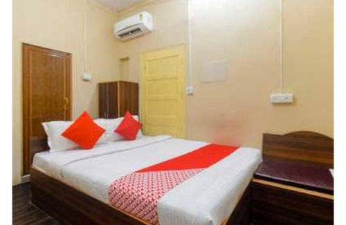 Salt Lake Hotel | OYO 90228 Honey Regency