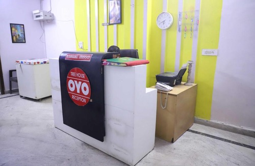 Faridabad Hotel | OYO 90727 Tree House