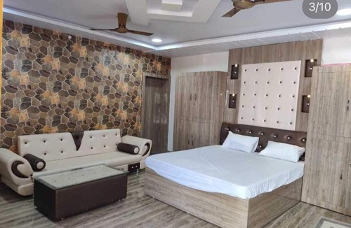 Narsimhapur Hotel | OYO 92654 Hotel Om Palace