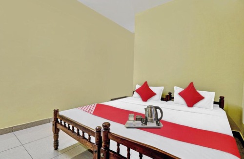 Alwaye Hotel | OYO 93077 Anna Rooms Ac & Non Ac