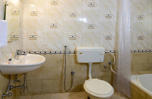Sernabatim House | OYO 9741 Triple Beach Guest House