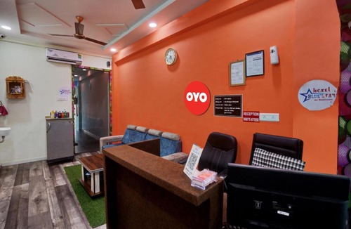 Surat Hotel | OYO Flagship 92781 Hotel Blue Star