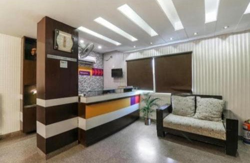 Sector 14 Hotel | OYO Flagship Classic Hotel Sector 14 Near Leisure Valley Park