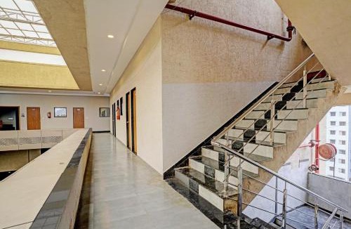 Surat Hotel | OYO Flagship Hotel 9