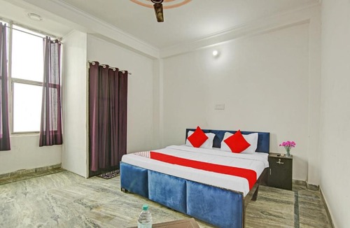 New Delhi Hotel | OYO Flagship Mannat Residency Near Shiv Vihar Metro Station