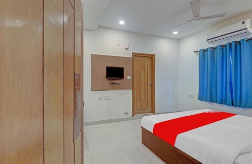Hyderabad Hotel | OYO Flagship Star Inn Near Durgam Cheruvu