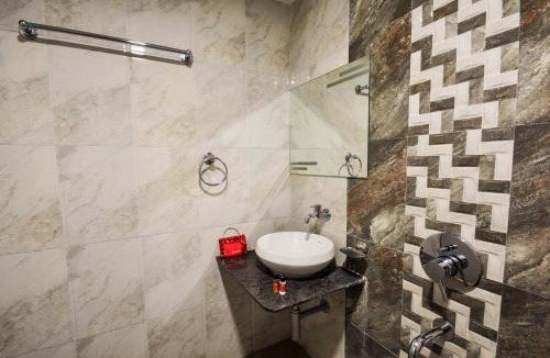 Bopal Hotel | OYO Home Hotel Skyland
