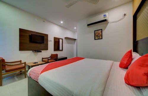Lakdi Ka Pul Hotel | OYO Hotel Meredian Orchid Near Birla Mandir