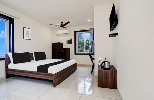 Kakinada Hotel | OYO Hotel O Ashok Nagar Near JNTU College