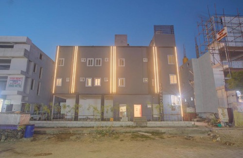 Thoraipakkam Hotel | OYO Townhouse 1012 G-Cloud