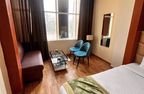 Sector 39 Hotel | Oyster Pearl Near Medanta Hospital Sec39