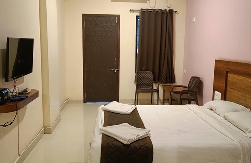 Kundapur Hotel | Paakashala Kumbashi