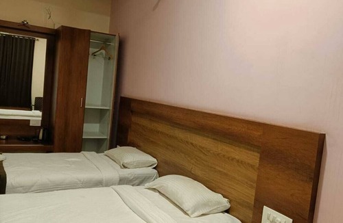 Kundapur Hotel | Paakashala Kumbashi