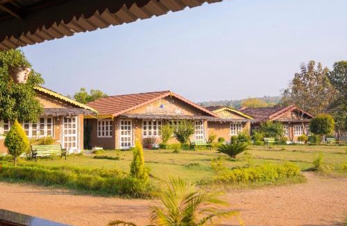 Pachmarhi Resort | Pachmarhi Foothill Cottages by Vanyum