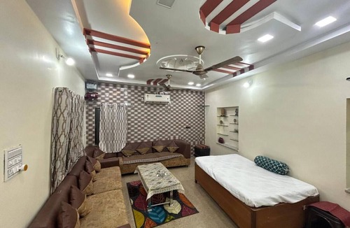 Abu Road Apartment | Paddy's Luxurious Home Stay