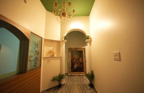 Gokulam Hostel | Palace Hostel by Borrbo