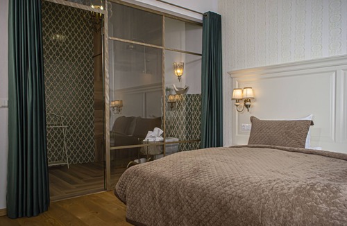 Avrig Hotel | Palatul Brukenthal Avrig