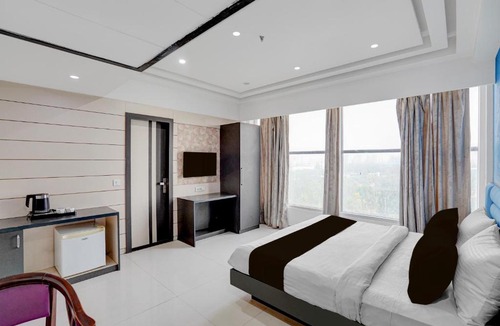 Sahibabad Hotel | Palette A Lux Corporate Townhouse Near 3 Minutes Kaushambi Metro Station
