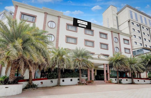 Anand House | Palette Anand Hotel La Casa Inn