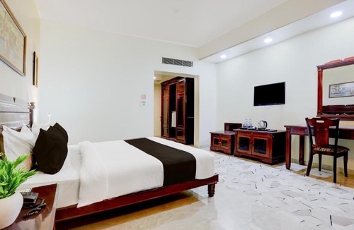 Anand Hotel | Palette by CheckIn Anand Formerly Hotel La Casa Inn