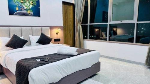 Daund Hotel | Palette Hotel and Resort Bhigwan Bus Stand