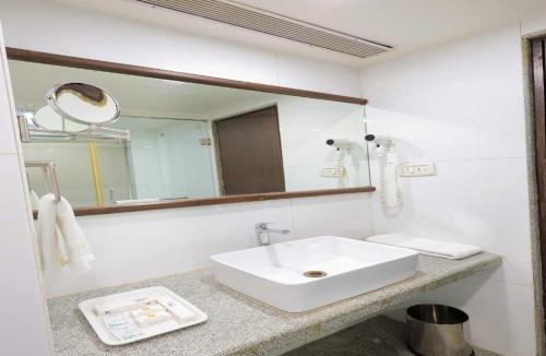 Sayajiganj Hotel | Palette Hotel Surya by CheckIn, Vadodara
