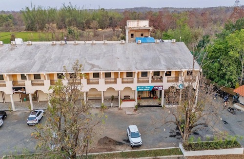 Kohka House | Palette Orient Greenz Pench by CheckIn