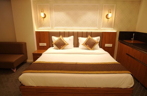 Raja Park Hotel | Pali's Stay