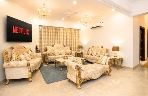 Civil Lines Bed & Breakfast | Palm 34