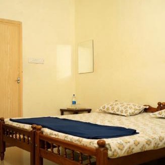 Edapalli Bed & Breakfast | Palm Grove Service Villa