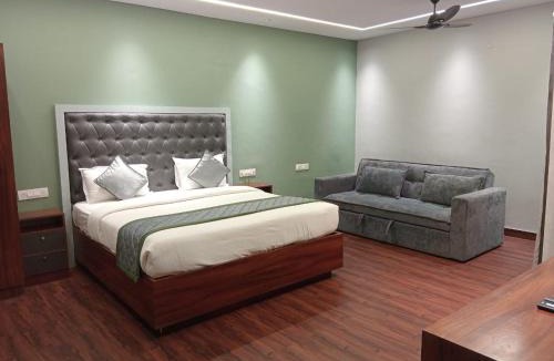 Indiranagar Hotel | Palm Mystic Inn - Indiranagar