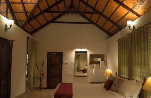 Alappuzha Hotel | Palmgrove Lake Resort