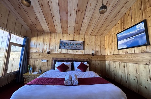 Man Hotel | Pangong Pearl