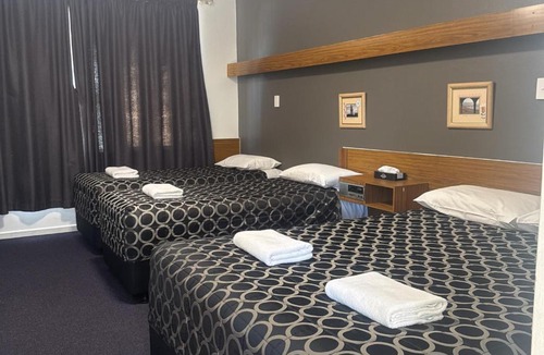 Charlestown Hotel | Panorama Motor Inn
