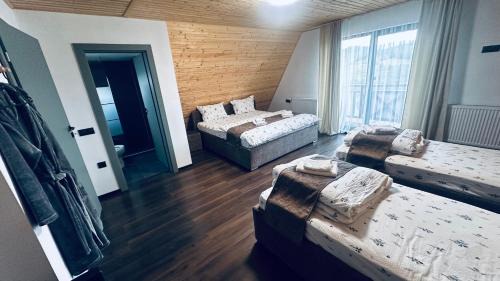 Jina House | Panoramic Hill Jina