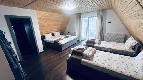 Jina House | Panoramic Hill Jina